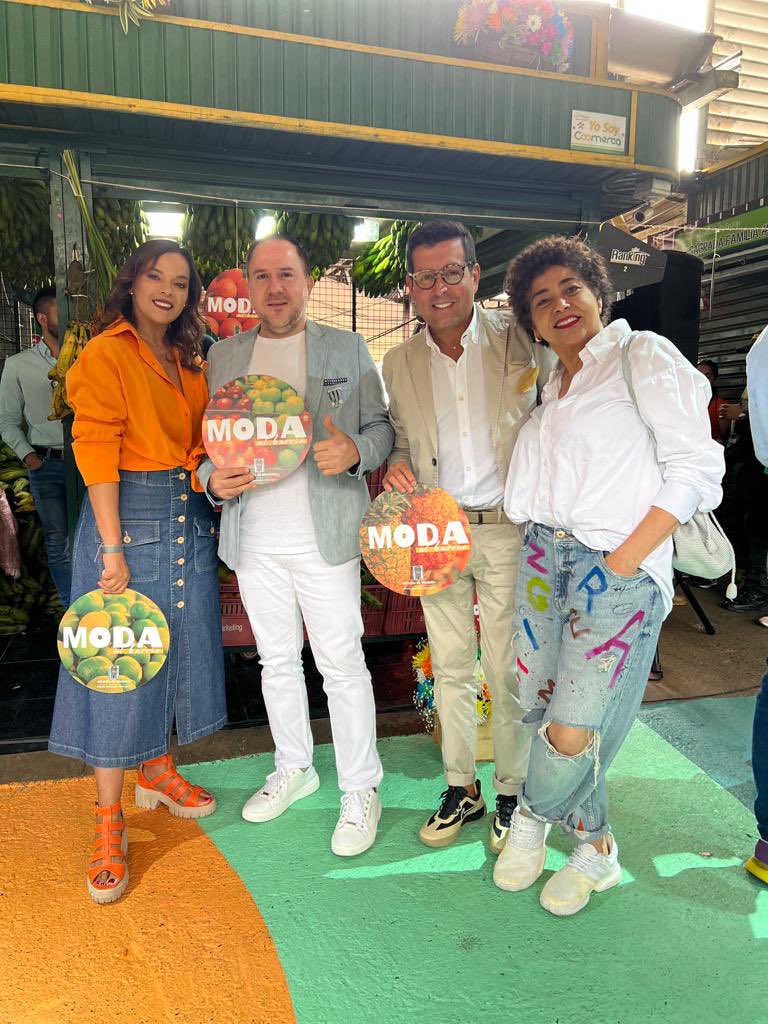 Bearangomoda's tweet image. #ModaAlBarrio 
@JAIMEGONZ @jgiraldoreporta @Mangelicaguerr