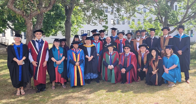 It's the perfect graduation day for our class of 2022, and it’s wonderful to see so many of our teaching team join the celebrations too. Read more: lnkd.in/eVrbTPKU #WarwickCelebrates #WarwickGrad @megjlow @DrHarjSingh @wmgmasters