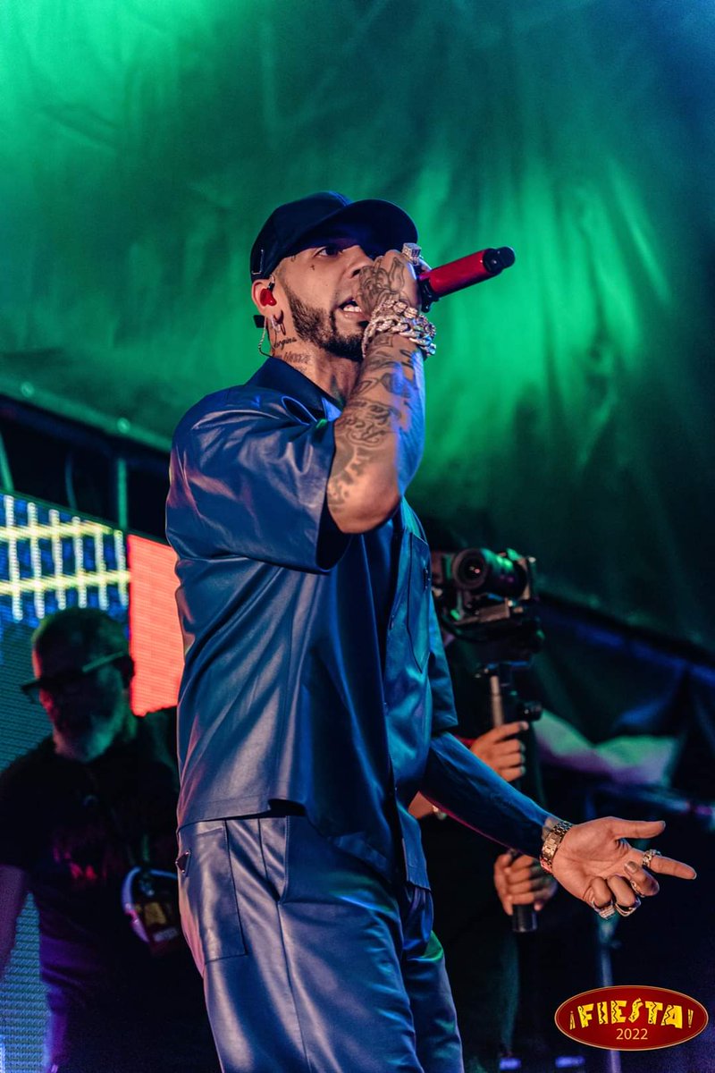 legendanuel's tweet photo. 📸 Fotografías de @Anuel_2bleA en Roma, Italia en el #FiestaOficial 👹🇮🇹🎉 https://t.co/DyXycdAbZ8