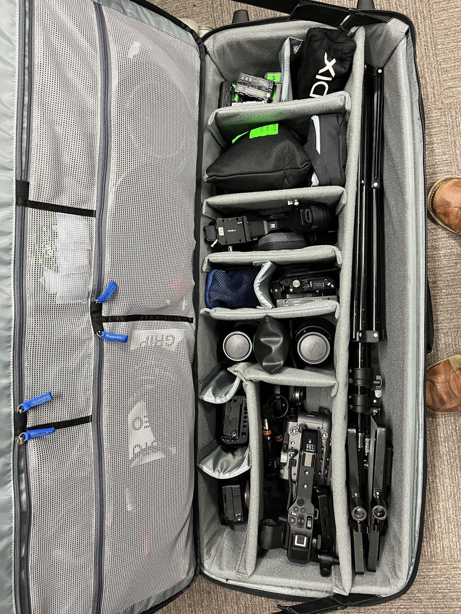 明日からの東京出張撮影準備完了！
ThinkTankPhoto大容量で助かります。