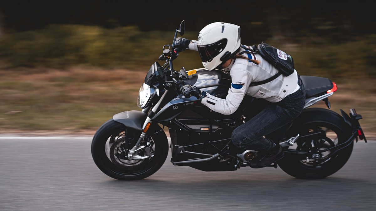 'The feeling of accelerating without shifting gears is out of this world.'

First ride on the Zero SR for Myrte & Jane ⚡ Instant acceleration, thrills beyond explanation.

#ZeroSR #EffortlessPower #EV #ZeroMotorcycles