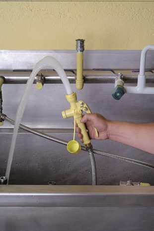 Our #emergency #eyewashes can be easily maintained and serviced. Should they be used in anger you need to be certain that they are in full working order - read our guide here: arboles.co.uk/blog/why-regul…

#healthandsafety #Science #chemicals #laboratory