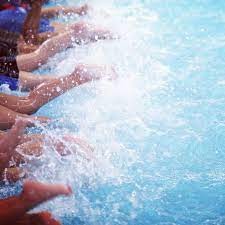 Give your child(ren) the essential life skill of swimming.
Still some spaces in our intensive summer holiday lessons that run Monday to Friday from 1st or 8th August. Courses are for age 3+, divided into Beginners', Improvers' &amp; Advanced groups.
More info:
buff.ly/2SSk0Ky