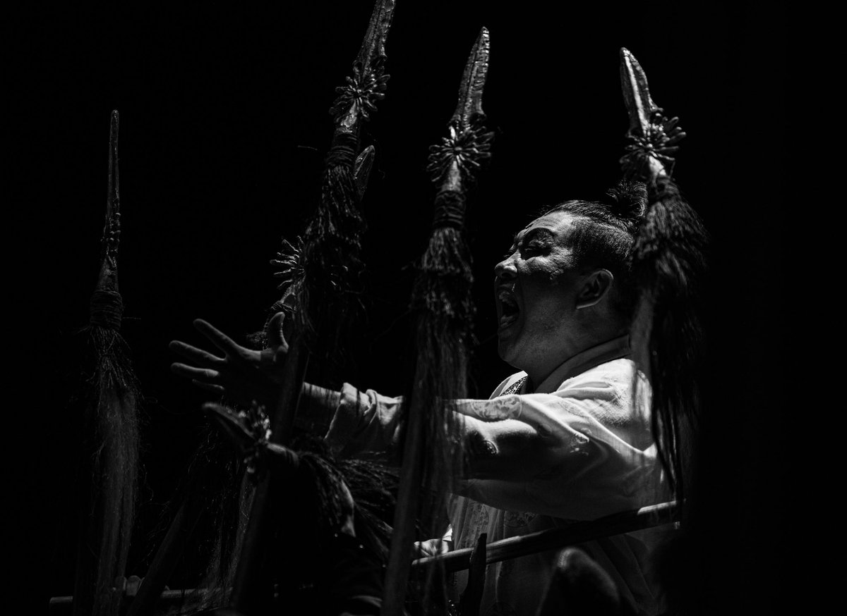 “ТАМГАГҮЙ ТӨР” Монгол драмын 88 дахь тоглолт…

УДЭТеатрын тайзнаа өдөр бүр 17:00 цагаас!

Тасалбарыг ticket.mn/event/1202/ болон shoppy.mn/products/tamga… сайтаар тус тус захиална уу!