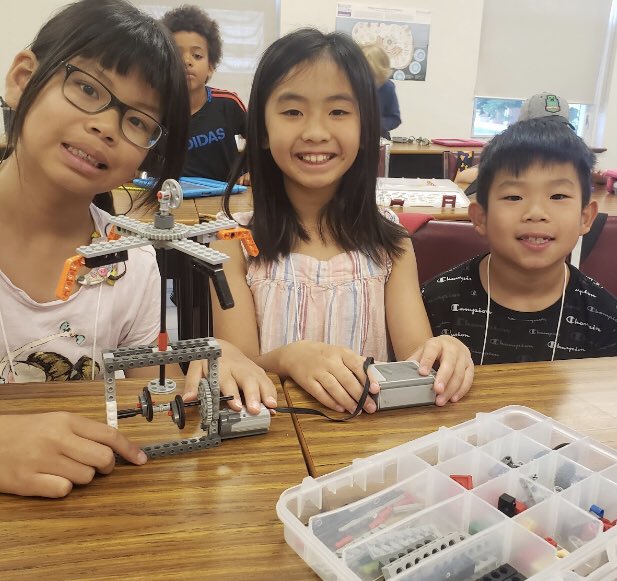 Bricks4KidzPEI's tweet photo. Amazing work with technics kits resulted in some wild creations at Bricks4Kidz Game On camp earlier this month!
#B4KGameOn #DiscoverPEI #PEICanada
#ExplorePEI https://t.co/YZwwR05szp