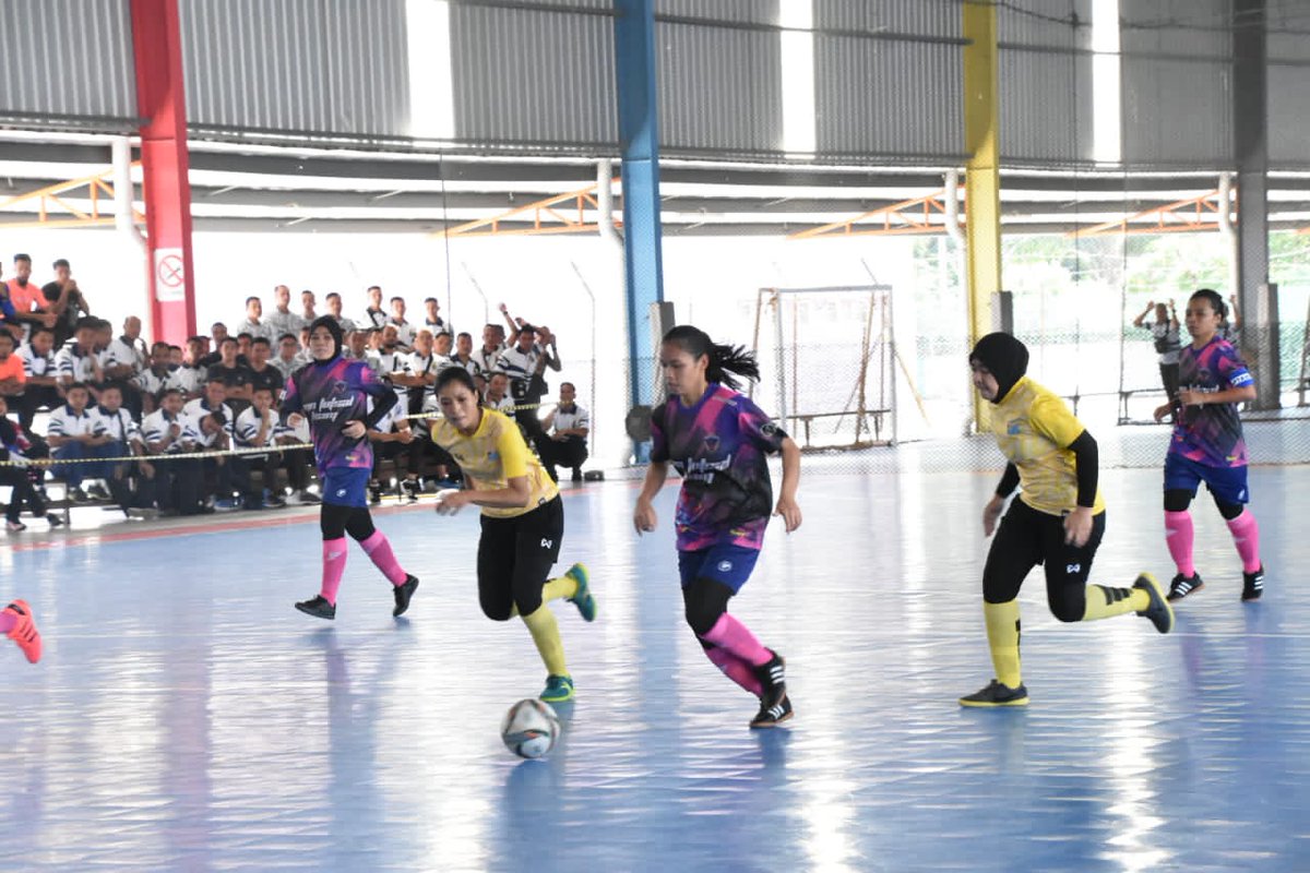 BolaTldm's tweet photo. Kejohanan Futsal ISG 2022. Keputusan Perlawanan Hari Ketiga Seperti Berikut:

Wanita TLDM (8) - (0) Wanita TUDM

#ISGFUTSAL22
#RAHMATILAHRMN
#MAJULAHSUKANUNTUKTLDM 
@KDTEGUHSAMUDERA
@KDMAHAMIRU https://t.co/kLDB60SH0A