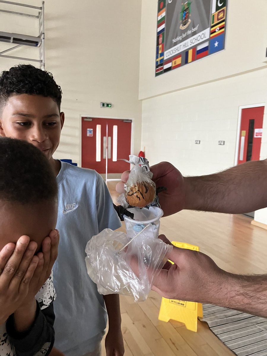 acroydon tweet media