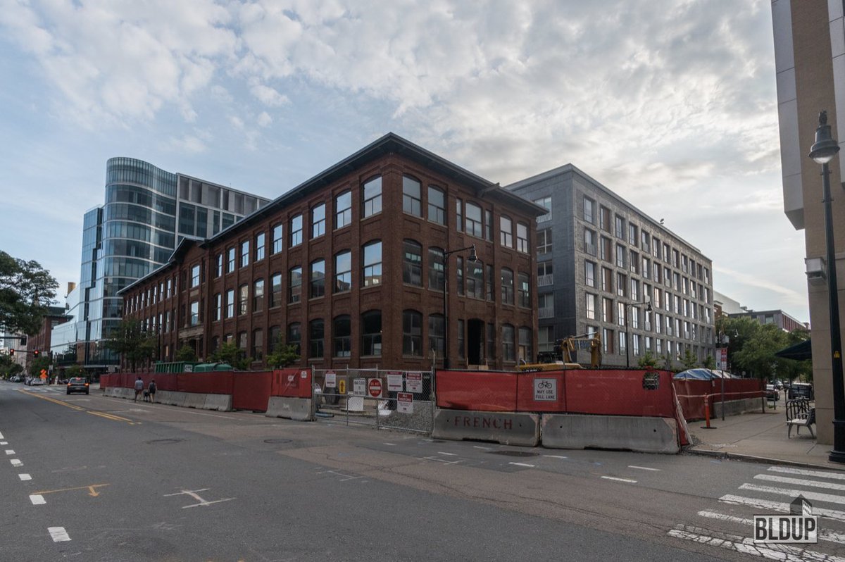 BLDUP's tweet photo. Interior finishing is wrapping up on the redevelopment of a historic Kendall Square factory. Get the latest on the project below.
https://t.co/4RjrbfRpLL
#bldup #CambridgeDevelopment #KendallSquareDevelopment #OfficeDevelopment #LabDevelopment @Consigli1905 @perkinswill_BOS https://t.co/GqE2xU93Ep