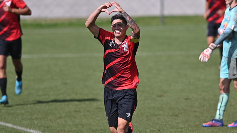 AVAssessoria's tweet photo. Com gol e muita emoção, volante @_kawangab celebra retorno aos gramados pelo Athletico Paranaense

Leia mais: https://t.co/4TPaVdfecE https://t.co/Sk26HkV6yD
