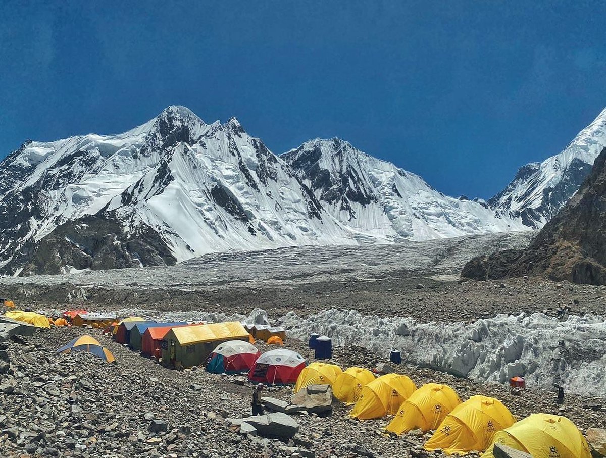 integraliscg's tweet photo. #ICGTeam
Nuestro colega y consultor Miguel Cruz y Celis llegó al campo base 3 a 7,000m de altura en su expedición por el Karakorum.
Te deseamos el mayor de los éxitos hoy en tu camino hacia la cumbre. Que sea un camino lleno de #propósito. #BetterNormal #MejorNormal https://t.co/YeNconQx57
