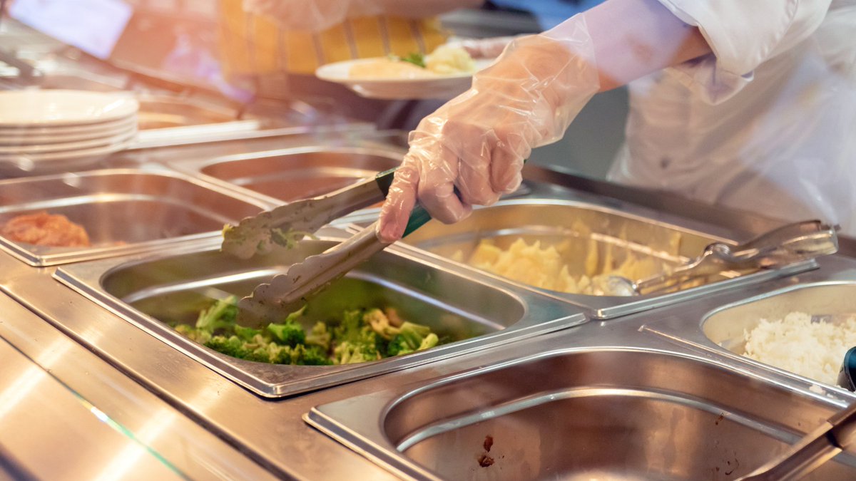 powyseducation's tweet photo. Is your child starting Reception in September 2022? 

All learners in Reception in September 2022 will be entitled to free school meals. 

If you are on a low income, please continue to claim for free school meals via https://t.co/qmUkULC2m1 ... https://t.co/7ZC8EIKR3o