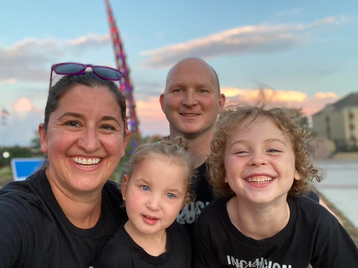 RareByDesign's tweet photo. Loving the Miller's family photos from the #ArcOfDreams last night! In honor of #DisabilityPrideDay & 32nd Anniversary of #AmericansWithDisabilitiesAct yesterday the Arc was lit red & blue. The Miller's matching shirts are something we are all about! #InclusionIsAlwaysIn #ADA32SF https://t.co/PNGAzp5csX