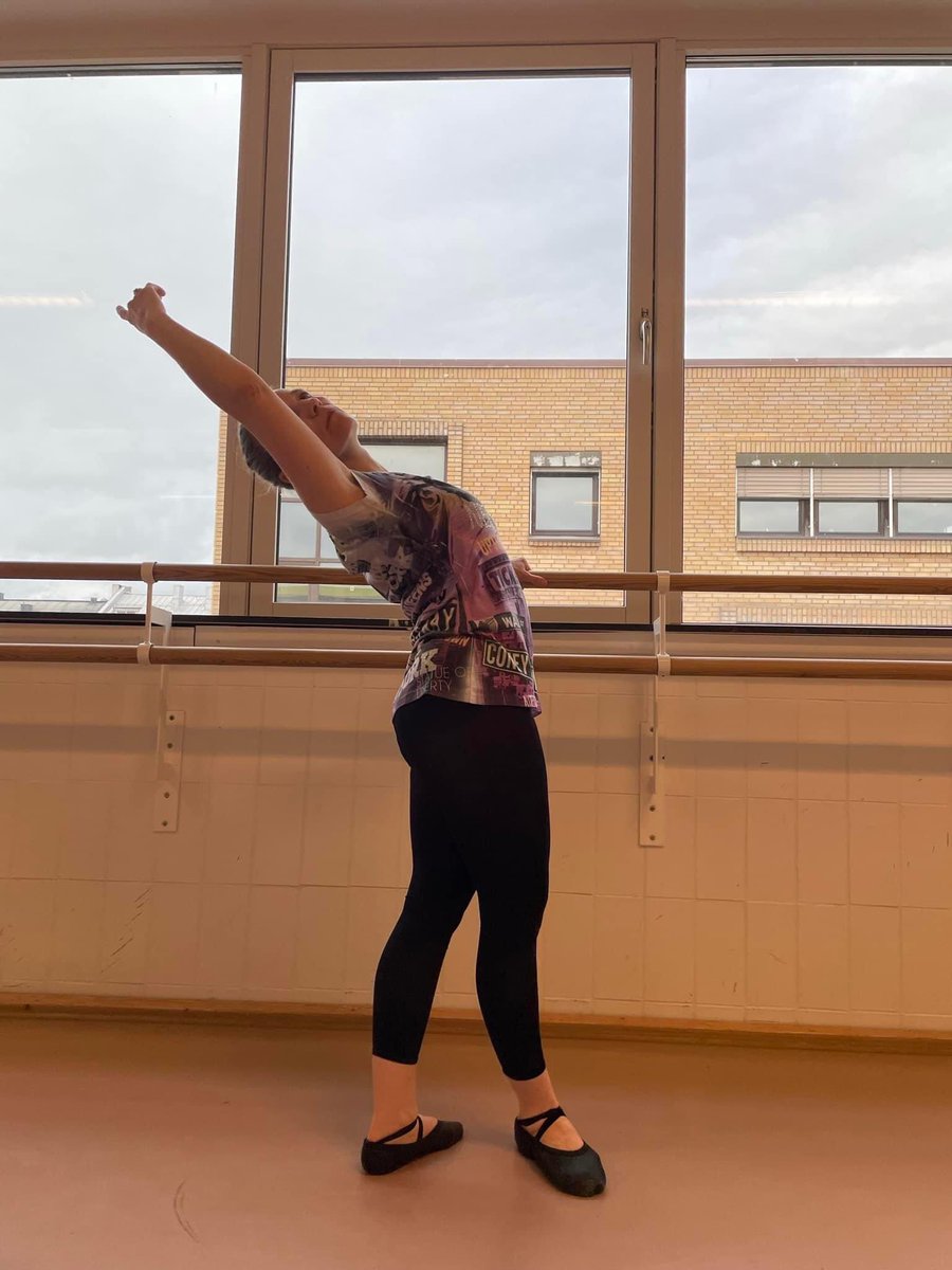 Bare 3 uker til oppstart på 15-ukers kurs i ballett for voksne på Rom for Dans! Onsdager kl. 19:30 🤗 Les mer: dahlsdanseteater.no