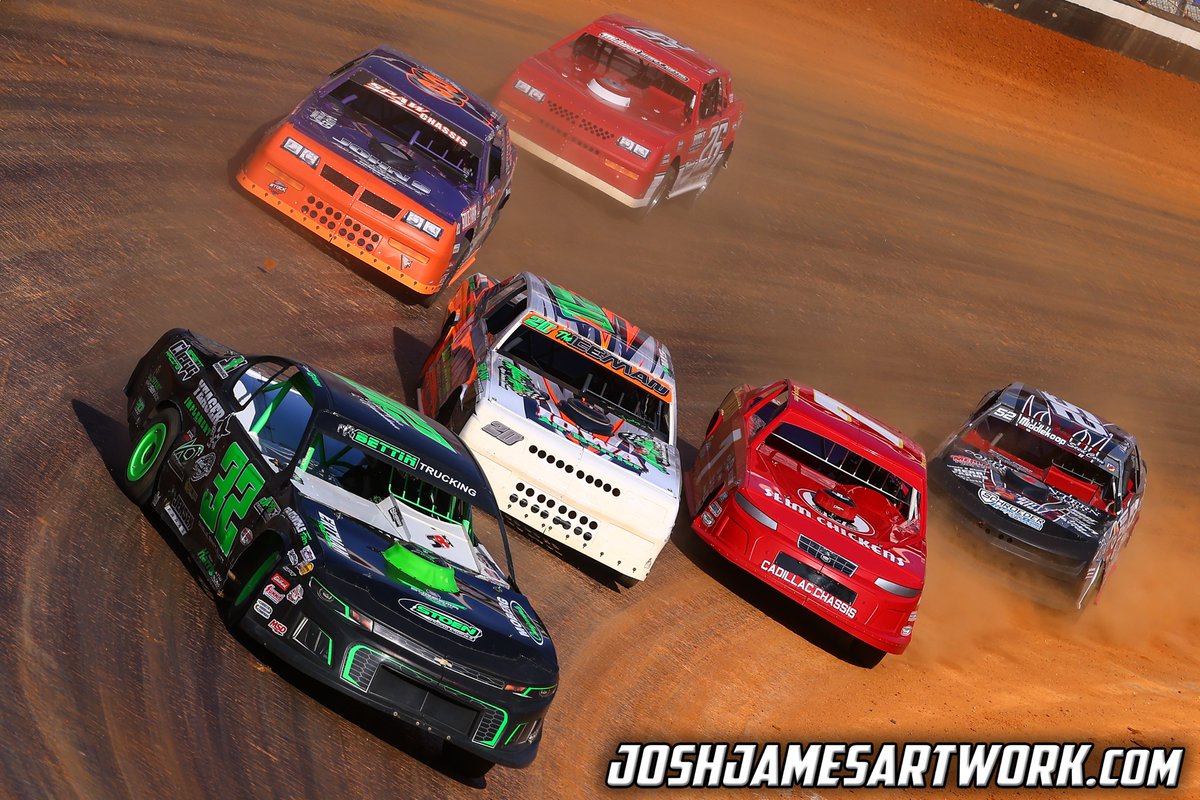 XR Stock Cars putting on a show at the dirt covered Bristol Motor Speedway during the Bristol Dirt Nationals! #joshjamesartwork https://t.co/XErQRQccLT