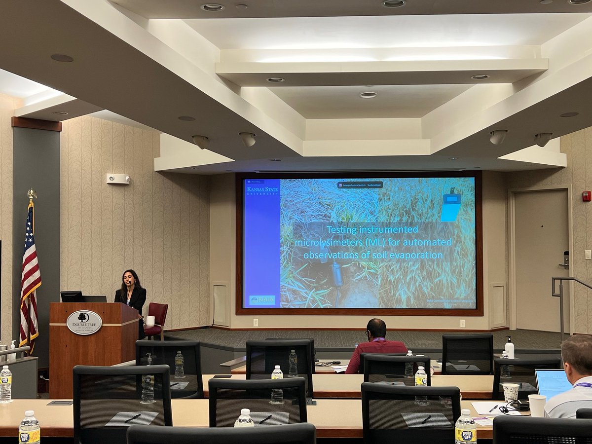 Joaquín Peraza and Sofía Cominelli presenting at the #RAIN annual meeting <a href="/RainfedAg/">Rainfed Agriculture Innovation Network (RAIN)</a> <a href="/USDA_NIFA/">NIFA</a>