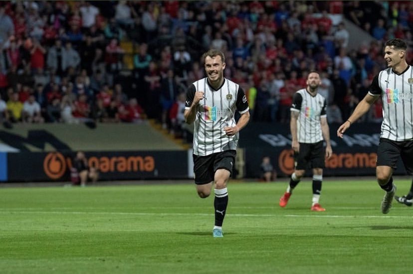 Appears Cal Roberts’ replacement was already brought to Meadow Lane prior to his departure. 

Playmaker. 🪄

#Notts