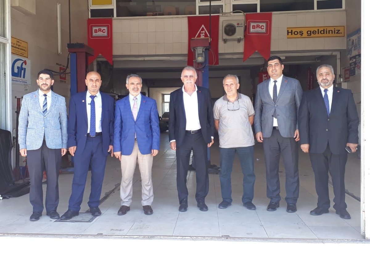 Saadet Partisi Sivas İl Sorumlumuz Zeynel KESKİN ve İl Başkanımız M.Zahit TOKGÖZ nokta ziyaretleri kapsamında şehrimizin değerli esnaflarından Mustafa IŞIK'a ziyaret gerçekleştirdi.