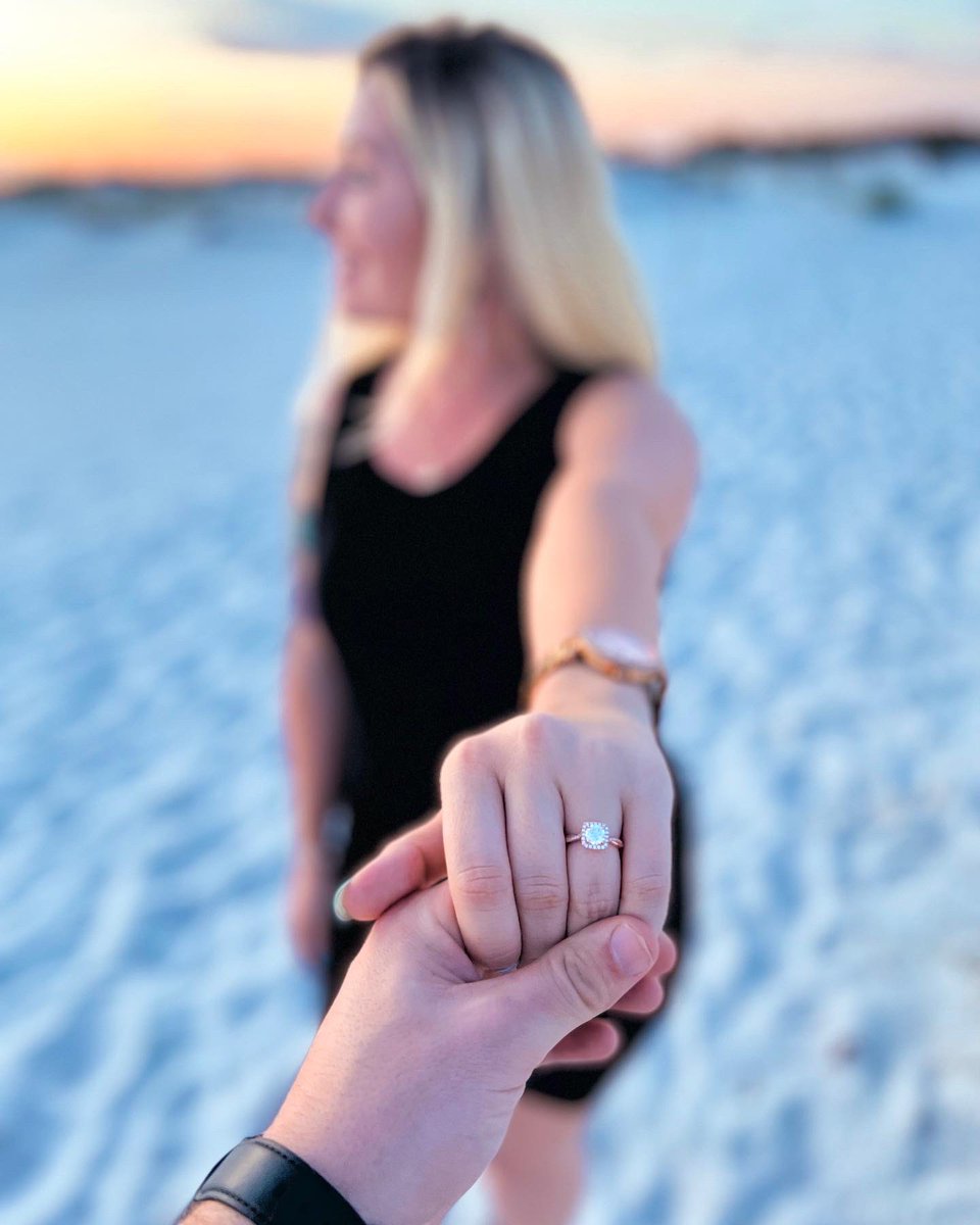 BCarraturo's tweet photo. It’s giving me 𝓕𝓲𝓪𝓷𝓬é vibes 💍 https://t.co/94sj2tSkwJ