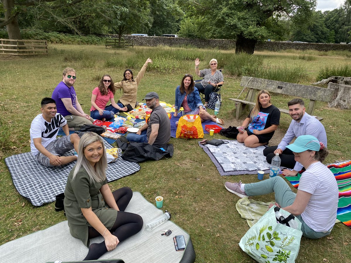 CHS Business &amp; Transformation team golden ticket picnic! <a href="/LPTnhs/">Leicestershire Partnership NHS Trust</a> <a href="/Vicki_Quinn_LPT/">Vicki Quinn</a> <a href="/Ameliascarlet97/">Amelia Carter</a> <a href="/chloe70573463/">chloe</a> <a href="/pupsall/">Pat Upsall</a> fab time with a fab team 💚