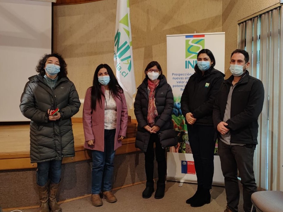 Agradecemos la visita protocolar de Seremi de Ciencias Macrozona Centro Sur <a href="/sofia_valenzuel/">Sofía Valenzuela Águila 🌳</a> <a href="/SeremiCienciaCS/">Seremi Ciencia Centro Sur</a> al Centro Regional de <a href="/iniachile/">INIA Chile</a> en Maule. Quedamos con importantes desafíos para promover en conjunto el conocimiento científico a los diferentes sectores en la región🤝