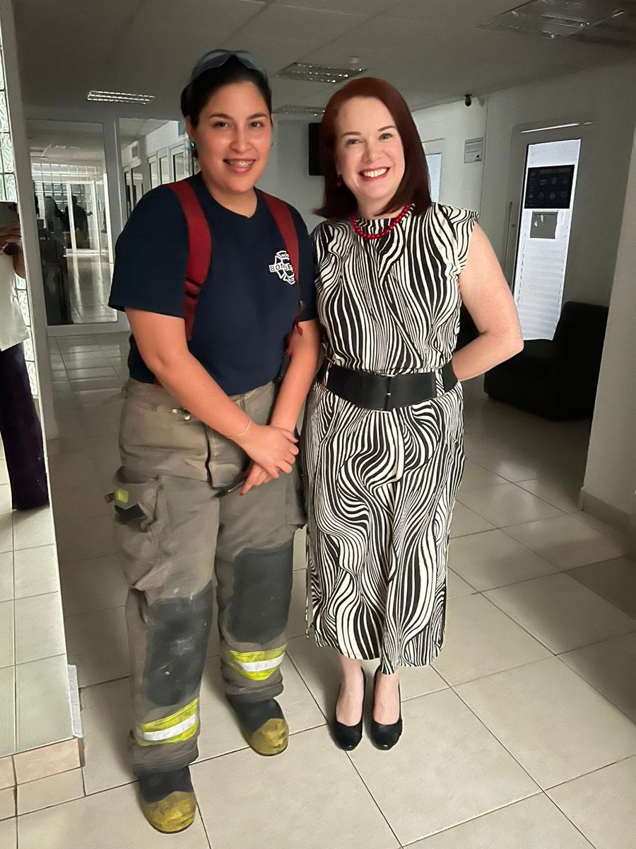 CoparmexNL's tweet photo. Estamos muy agradecidos con los @BomberosNL 👩‍🚒👨‍🚒 por su apoyo ante un incidente de causa menor ocurrido ayer en nuestras instalaciones.

Sin duda, ellos siempre están disponibles. Ahora nos toca a nosotros. 

Ayudemos aquí 👉 https://t.co/8NwLV63CZ8 https://t.co/0KY0yHKglA