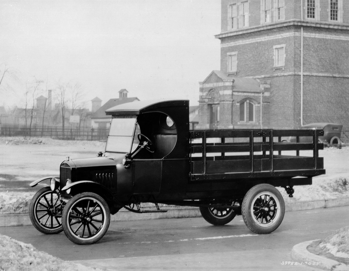 Today in @Ford history: July 27, 1917. Ford introduction of the first pickup truck, the Model TT.

Photos via FordHeritageVault.com 
#FordHeritageVault