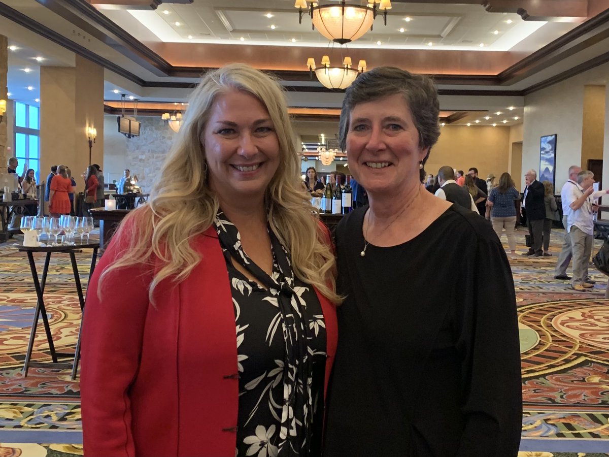 TweetTheADean's tweet photo. Reflecting on the incredible leadership of Dr. @LMaineAACP at the closing of her last @AACPharmacy meeting as Executive VP and CEO.  I am indebted in gratitude. Thank you Dr Maine for your steadfast leadership and mentorship #PharmEd22 #LegacyLeaders https://t.co/9eVUrMMsJY