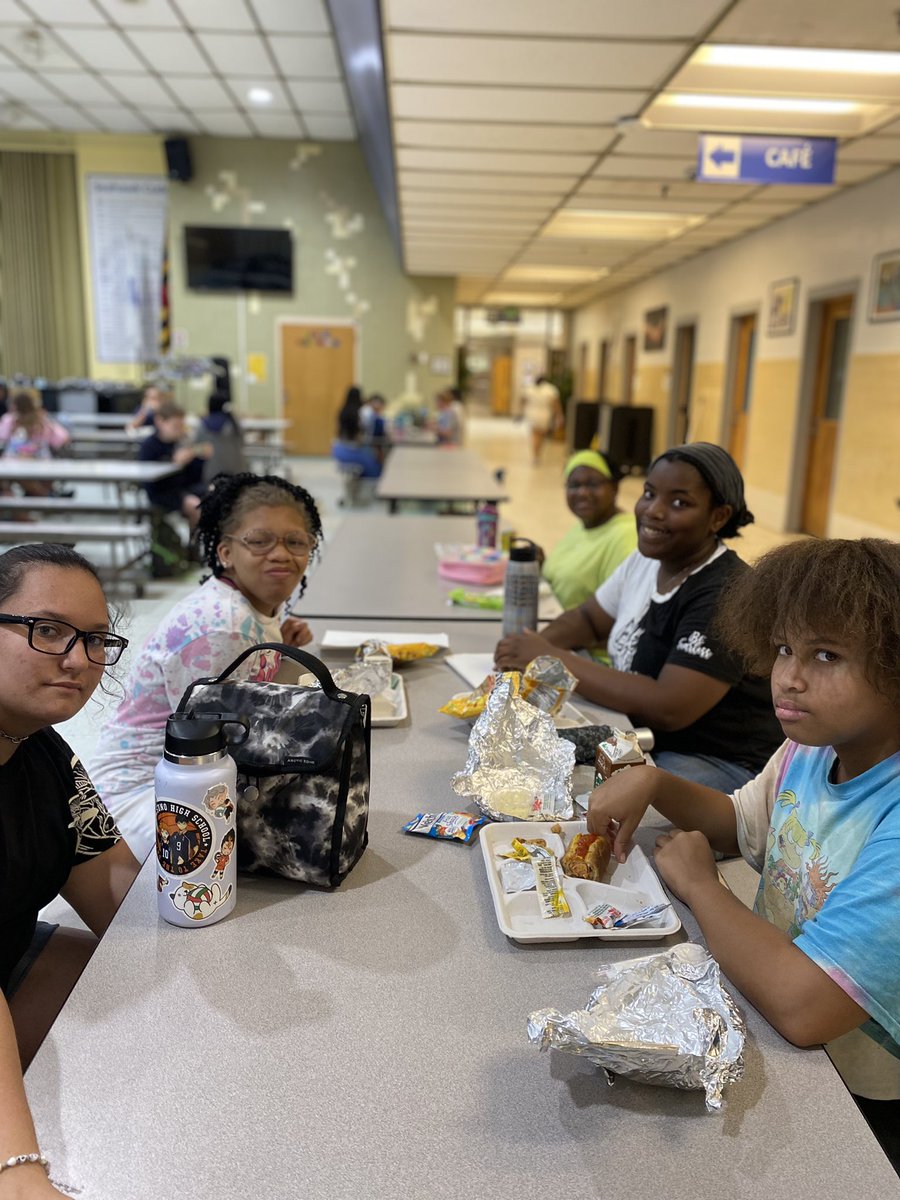 DecaturMiddle_Berlin tweet media