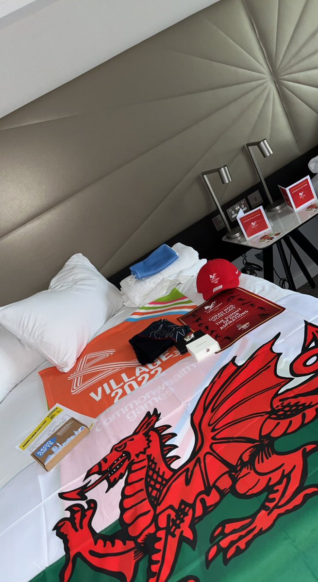 Lara Beth tweet media