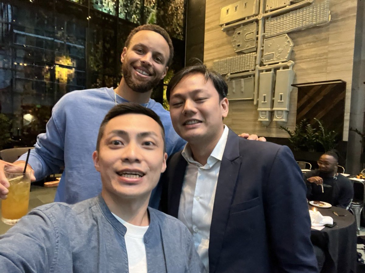 Mike plays basketball with <a href="/StephenCurry30/">Stephen Curry</a> !!🧟
Congratulations to Mike for the privilege of attending the cool Curry birthday party. 
ZombieClub is happy to support @mike_blocktempo on this trip and help Mike prepare the souvenirs and goodies for @2974holder and Curry!