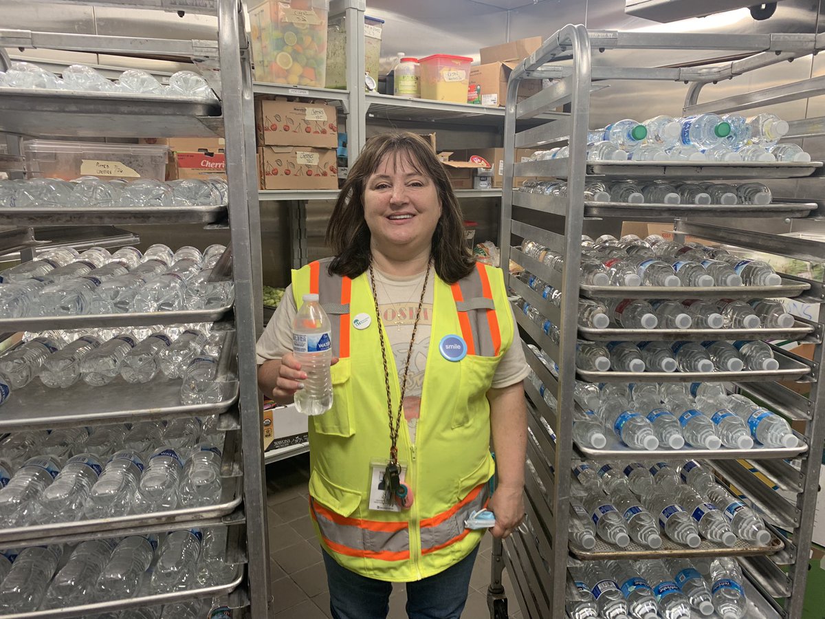 blanchethouse's tweet photo. Jenn’s chilling with the bottles of water in the walk-in cooler for our guests. We’re also giving out popsicles. Many of the people we serve are hesitant to go to a cooling center because of past trauma. See the list of needed items https://t.co/sWALNwYXkG https://t.co/Px59Hlursk