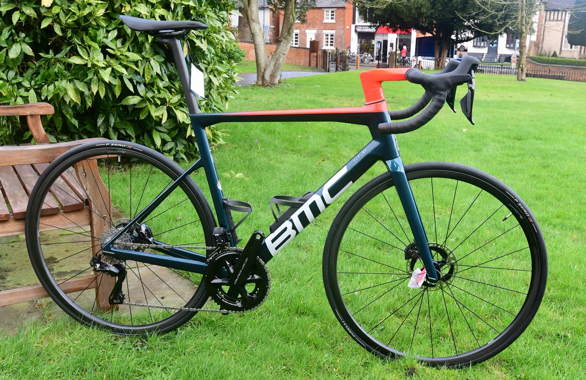 CycleDivision's tweet photo. Save 3,000 £££ !! on the BMC 2022 TeamMachine SLR01 (56) with Shimano Dura Ace Di2

ONLINE: https://t.co/UDp2MIsneu
SHOP: Barton Under Needwood, DE13 8AA
PHONE: 01283 711 398 

#MegaSavings  #PerformanceBike  #BMC #duraacedi2 https://t.co/xlHJpOzANs
