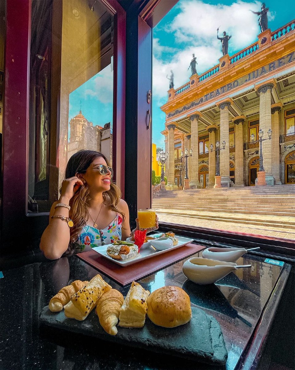 Un desayuno con vista al Teatro Juárez es lo que necesito para alegrar mi semana 🏛️🤗 #FelizMiércoles ✨

📸 vanessacampos