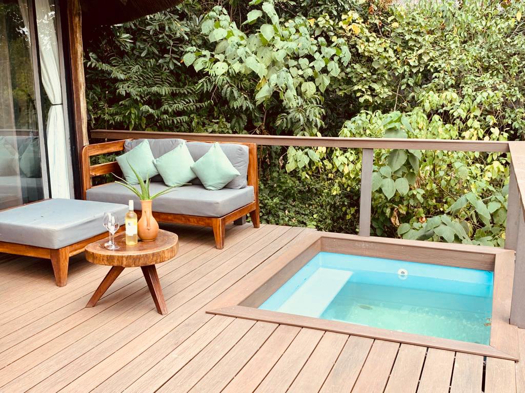 WildwatersLodge's tweet image. Lemala Wildwaters Lodge has added a new Plunge Pool Suite. Guests upgrading to the exclusive suite are treated to flowers on arrival, a relaxing 1 hour massage, the privacy of your own private plunge pool and in-suite dining.  Enjoy a daily romantic turn-down #romanticgetaway 🥂