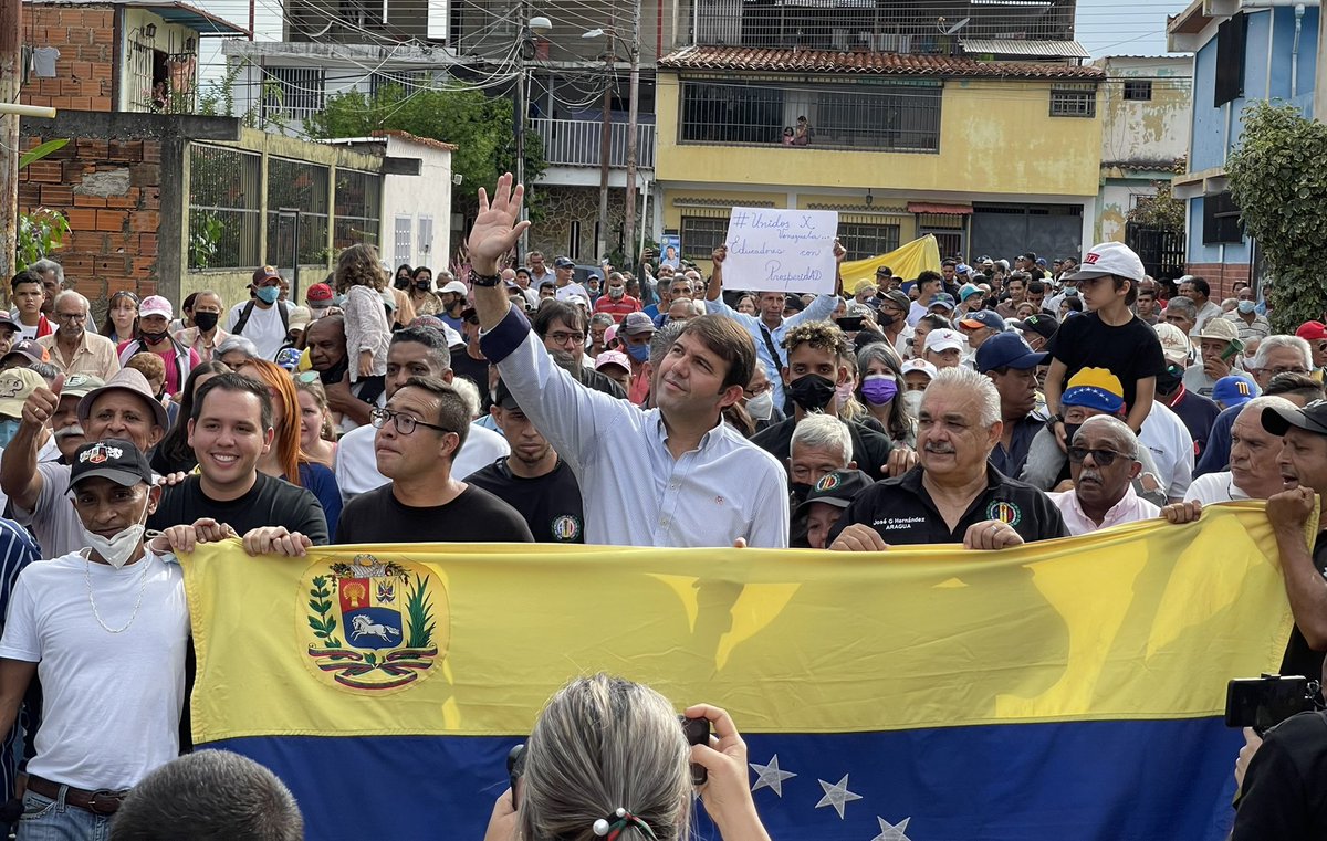 prospericarlos's tweet image. Con alegría, entusiasmo y esperanza, recorrimos la parroquia Castor Nieves Ríos de La Victoria - Aragua, llevando un mensaje de unión, cambio y prosperidAD.

Escuchar a nuestro pueblo es fundamental para avanzar en esta lucha #UnidosXVenezuela y construir el futuro que merecemos!