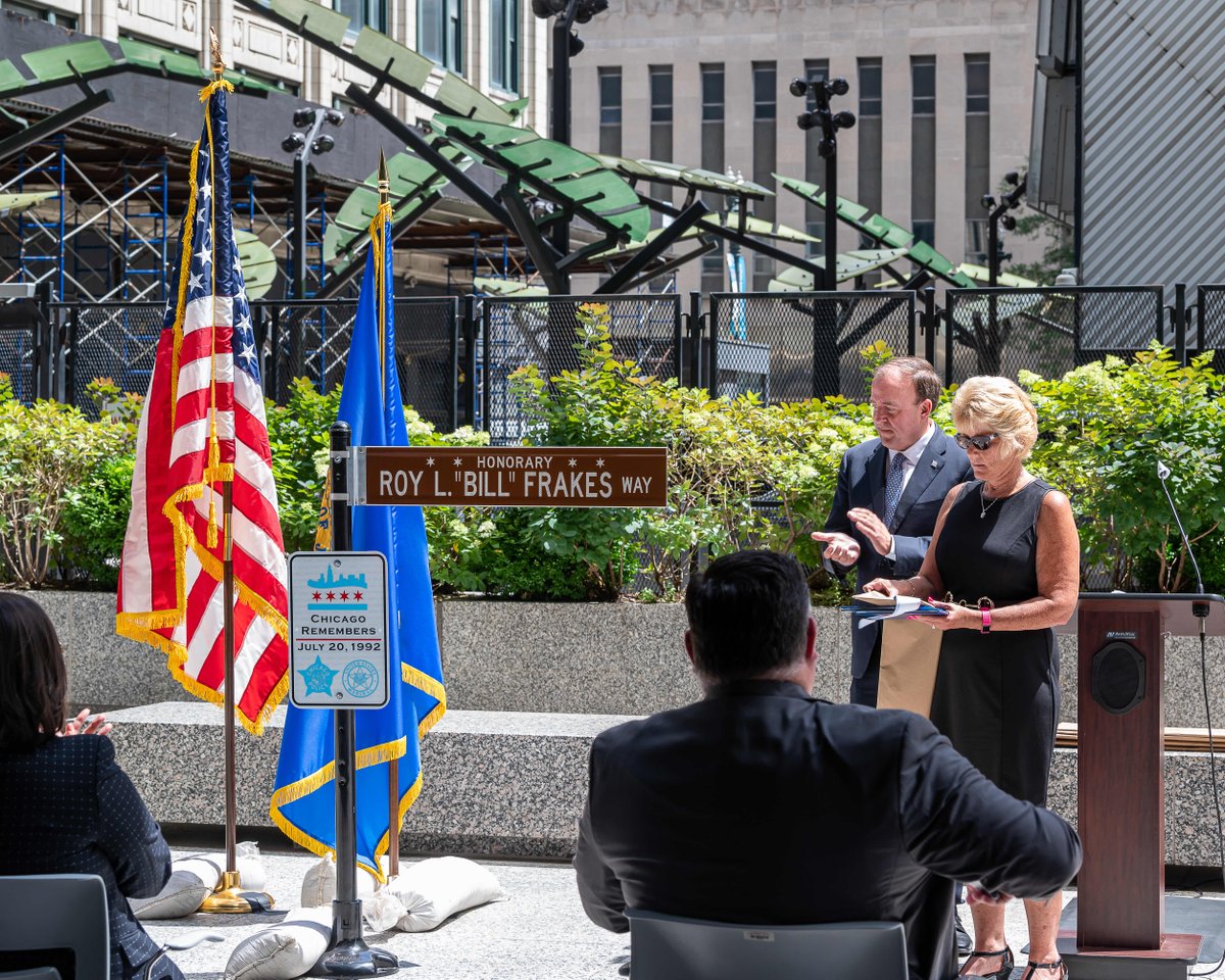 USMSChicago's tweet photo. On July 25, 2022 The United States Marshals Service along with the City of Chicago and the United States District Court N/IL, dedicated the Honorary Roy L “Bill” Frakes Way.  Frakes was killed 30 years ago during an escape attempt by a federal prisoner on July 20,1992 https://t.co/FXjlDuE0aH