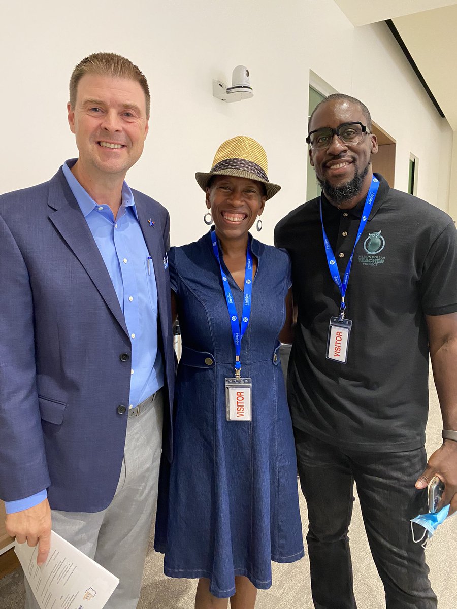 DianaBFigueroa_'s tweet image. Happy to share space with education leaders from several organizations, including  @TheStateofBlac1 @EdForwardAZ @HeliosEdFnd @ASU @PhoenixUnion and many others working together on improving Black education attainment in Arizona. #Achieve60AZ #AttainmentMatters