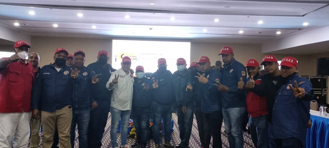 Funtbcac_Cem's tweet photo. #27Jul En el Edo. Bolívar, se desarrolló plenaria del "Motor Construcción en la Calle" con presencia del ministro Ildemaro Villarroel, miembros de federaciones sindicales y clase obrera por el crecimiento y desarrollo económico del país.
#ProducirEsVencer
#JuventudUniversitaria https://t.co/bl2M4dQ1MJ