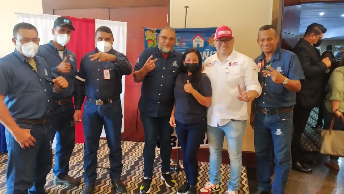 Funtbcac_Cem's tweet photo. #27Jul En el Edo. Bolívar, se desarrolló plenaria del "Motor Construcción en la Calle" con presencia del ministro Ildemaro Villarroel, miembros de federaciones sindicales y clase obrera por el crecimiento y desarrollo económico del país.
#ProducirEsVencer
#JuventudUniversitaria https://t.co/bl2M4dQ1MJ