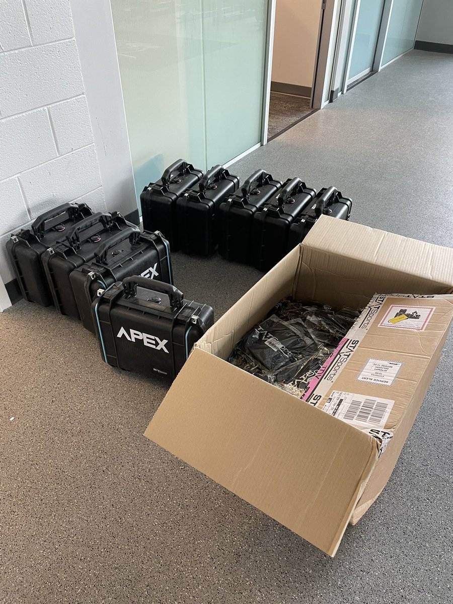 Christina_Raz26's tweet image. It was Christmas in July 🎅🏼☀️☀️ for @UDBlueHens today!! 💪🤓📊📈
Thanks to @statsports for outfitting our #BlueHens this coming 2022-2023 seasons!#ActionableData #ChristmasInJuly