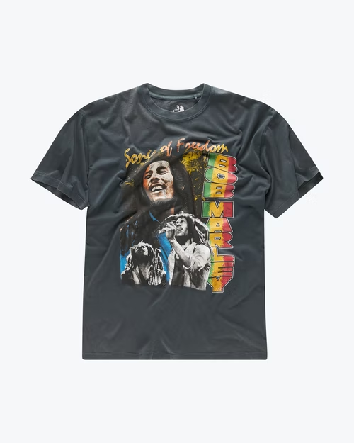 MzSmacky's tweet photo. Got me a new tee shirt. :) I do love Bob Marley too. :D https://t.co/IOdhGrjxbS