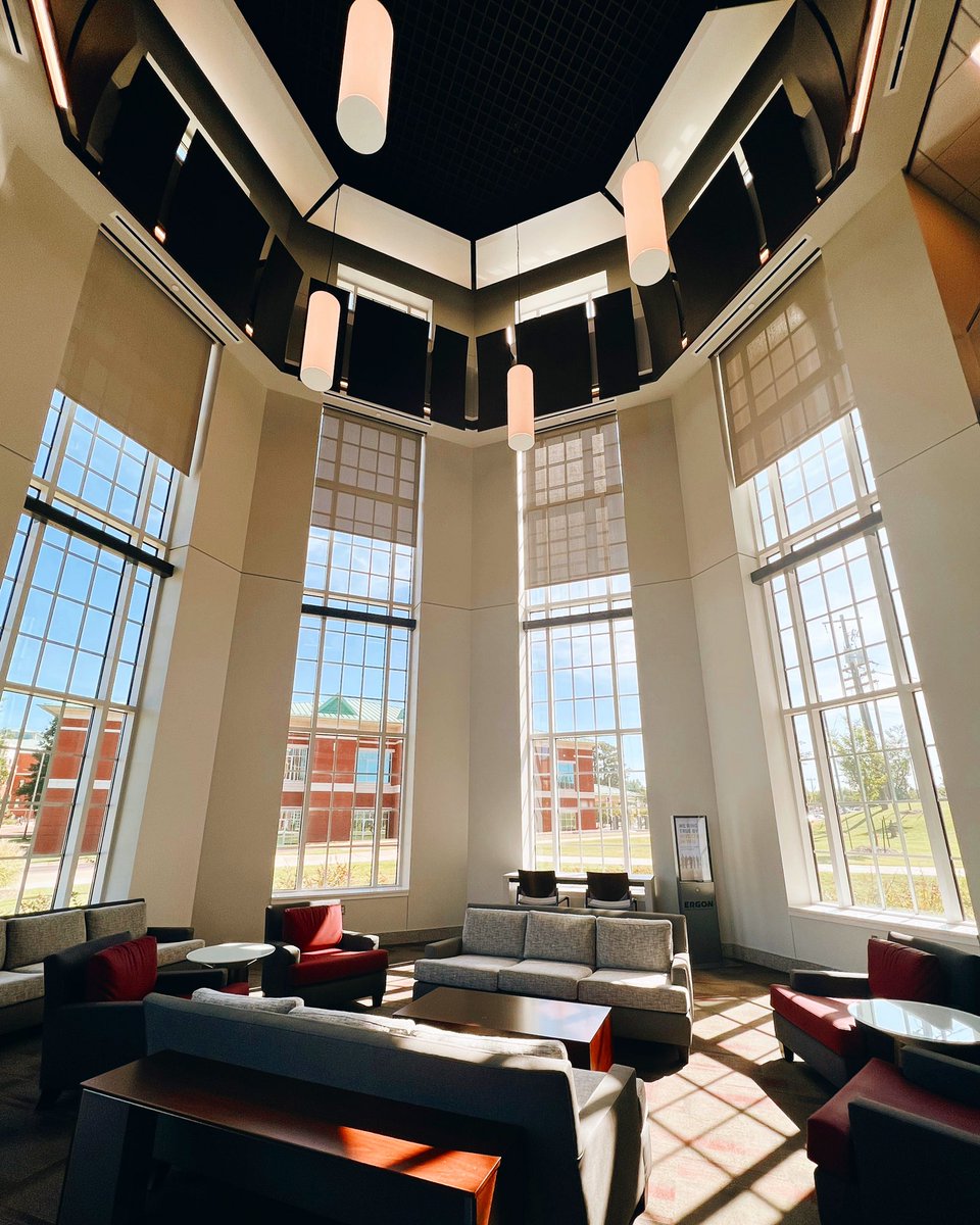 POV: you’re soaking up all the natural light in the BEAUTIFUL atrium of Rula Hall ☀️
