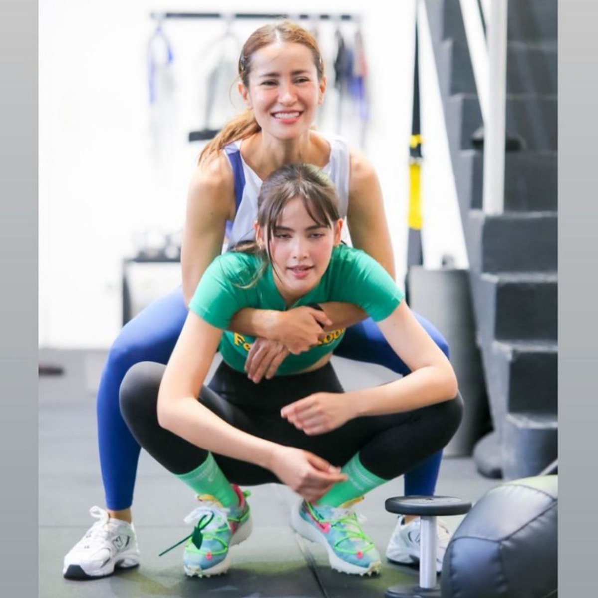 EternalYaya's tweet photo. This picture looks like my morning routine 🤣🤣

My mom : Wake up. let's do exercise.

Meanwhile Me : Noooo Mom, I want to sleep. I don't want to exercise 😁

#AnneYaya
#yayaurassaya 
#yaya_urassaya_mmfan https://t.co/otj2oSccSq