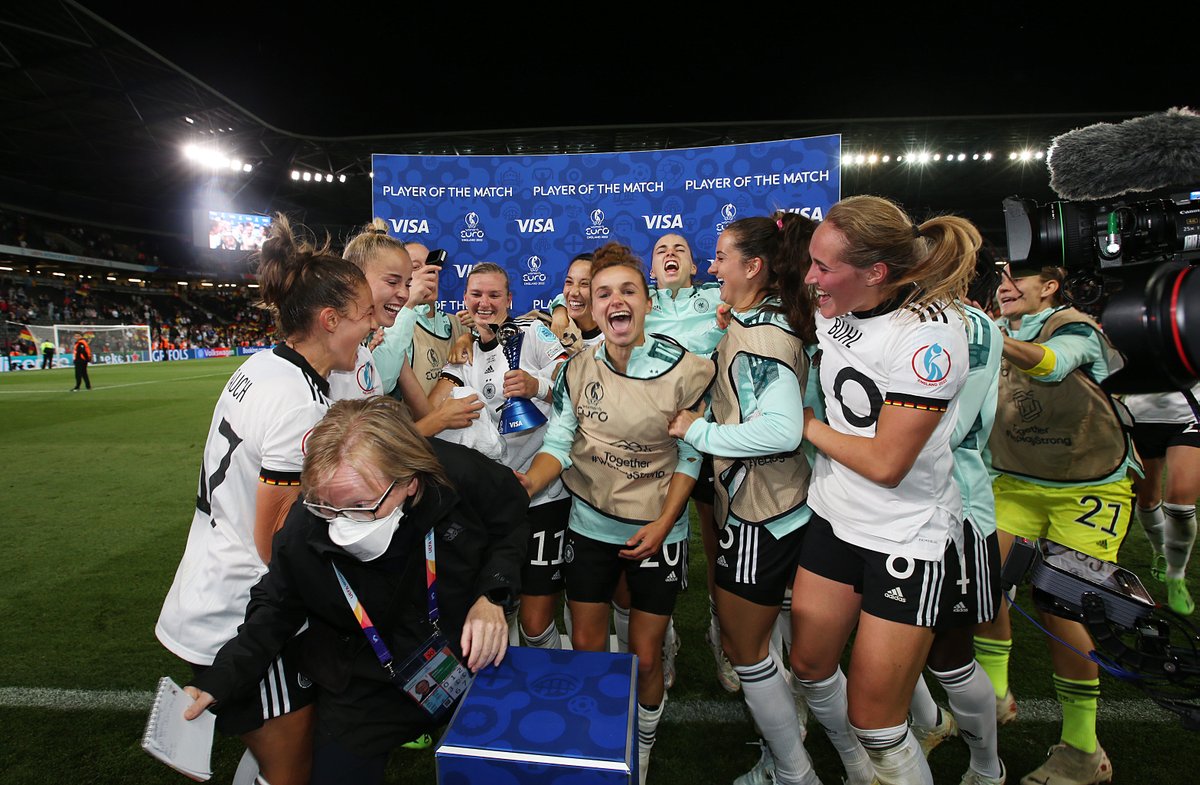WEURO's tweet photo. 📸 We got the snap just in time 😅🥳

#WEURO2022 | #GER https://t.co/qT269NlKRD