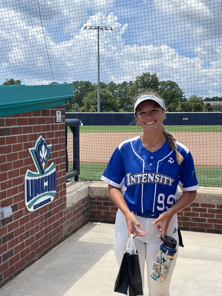 99Mdixon's tweet photo. Thanks @UNCWsbcamp &amp; @CatchingIron for a great day with the Seahawks @ the Elite Catching Camp. It’s always a great day with great feedback @UNCW #betterthanyesterday #goodtheenemyofgreat @NcIntensity_Nat https://t.co/IczQAwtQj2