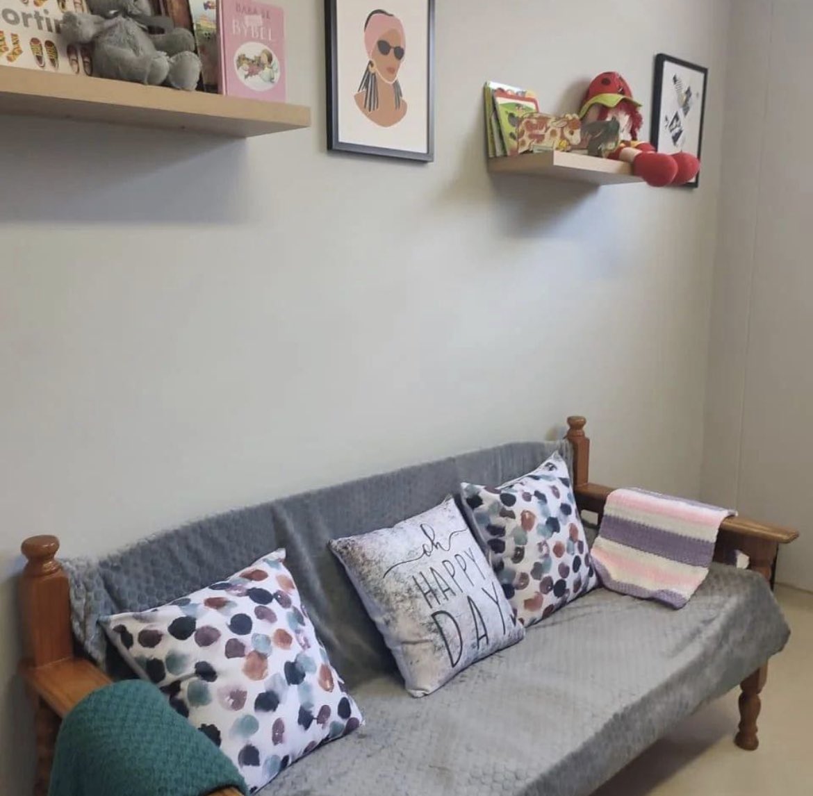 our Neonatal theatre waiting room 🤩

thank you <a href="/littleashford/">Little Ashford Preschool</a> and @hot1027fm 🙏

#surgeonsforlittlelives #surgeons #surgeons #paedssurgeryteam #paediatricsurgery #paediatrics #patient #Nurse #doctor #theatre #neonatebabies #neonatal  #chrishanibaragwanathhospital