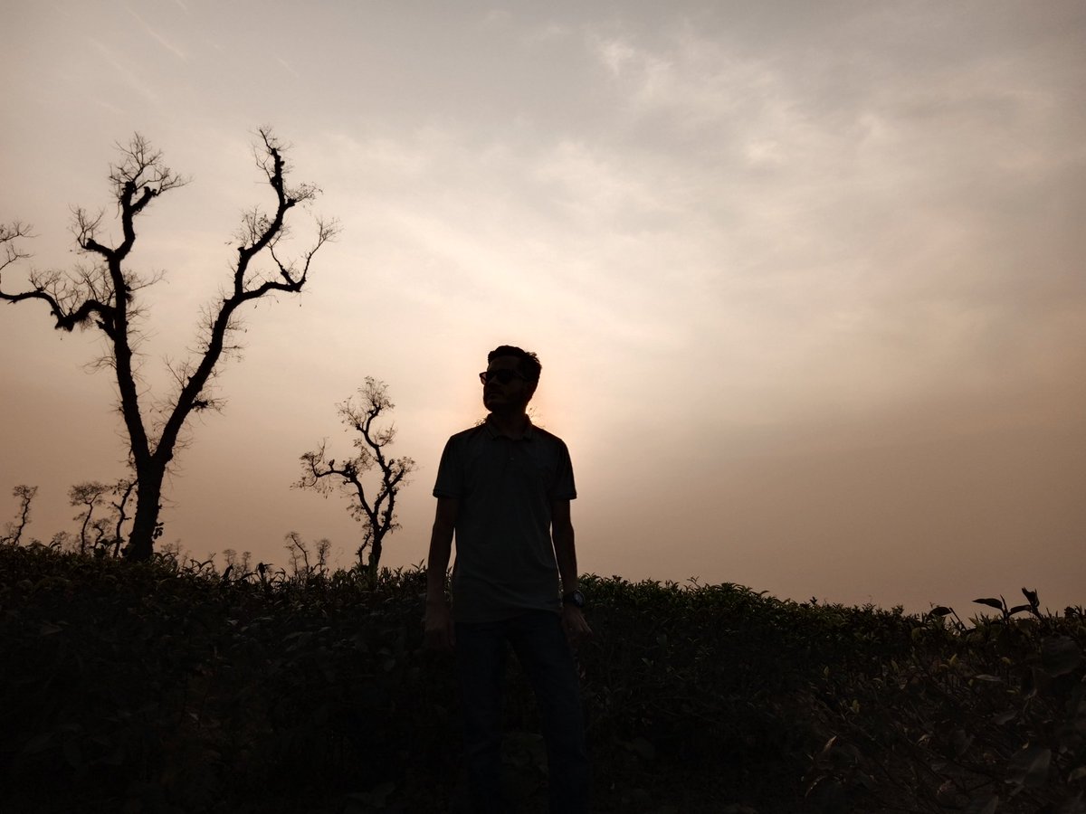 mostak000's tweet photo. মন থেকে ভেঙ্গে পড়লে সেটা কাউকে বলতে নেই,
কারণ মানুষ ভাঙ্গা ঘরের ইটটাও থাকতে দেয়না।

#MosTak 😊 https://t.co/26Zrm0OuQw