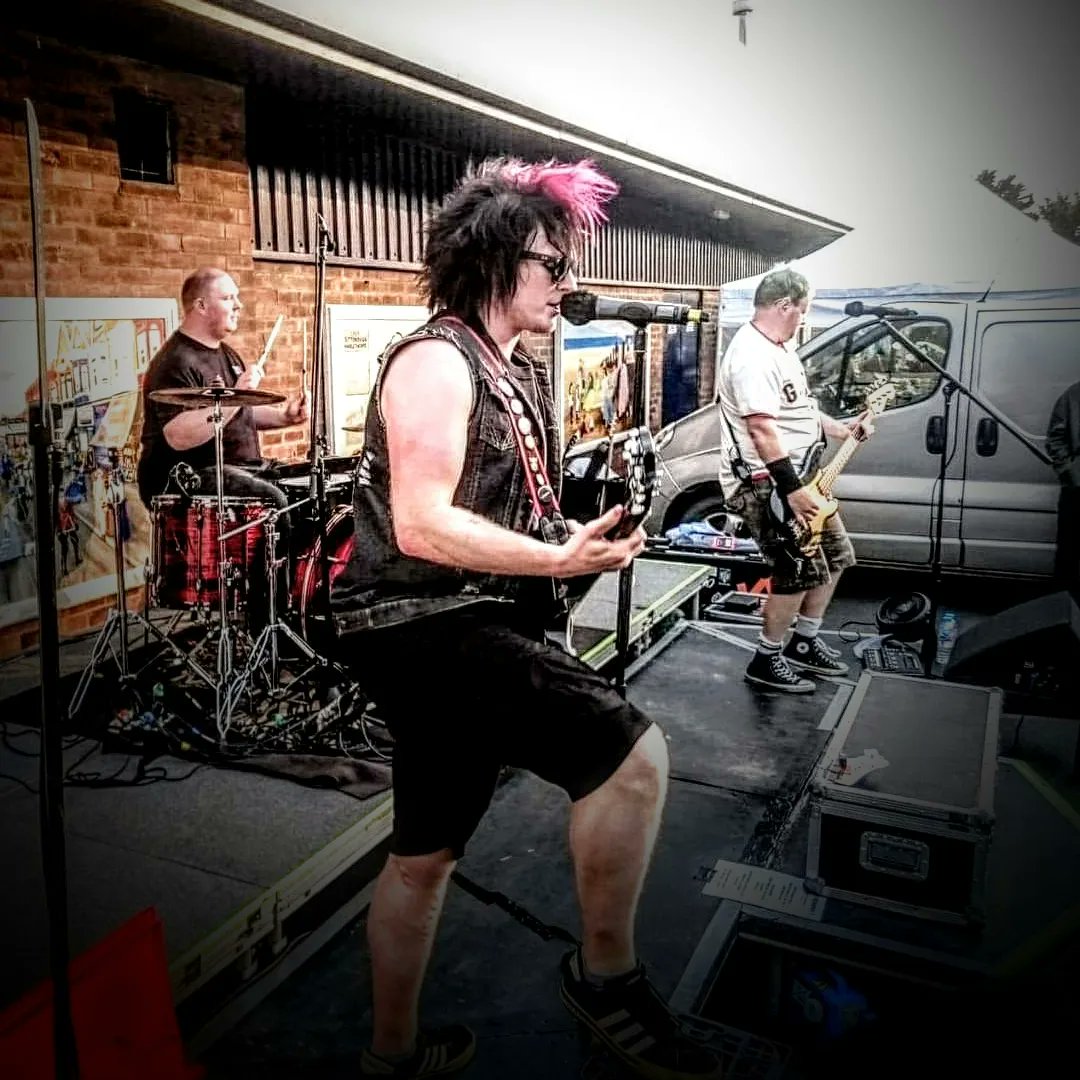 We're playing the King Billy Rock Bar in #Northampton this Friday with our mates in <a href="/KeepThisUpUK/">Keep This Up</a> and Sycamore Row. 

Doors 8:15pm
Free Entry

#poppunk #ukmusicscene