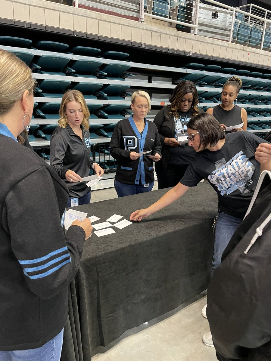 AliciafBates's tweet photo. HS Leadership teams are engaged in discussions how to insure that Ts understand the role of the IC on their campus. #SecCI #katyisd https://t.co/vOpqbFj0bN