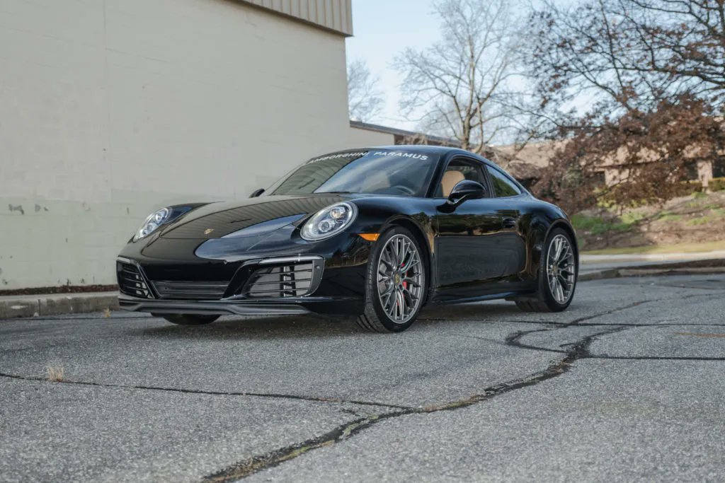 PorscheMarket's tweet photo. This 2019 #Porsche 911 Carrera 4S is finished in Black over a Luxor Beige leather interior. It only has 3,580 original miles and is equipped with a PASM Sport Suspension that lowered the vehicle 20mm. #PorscheMarketplace

▶️ https://t.co/Sz9YT4ERRn https://t.co/BjHfbP6O6R
